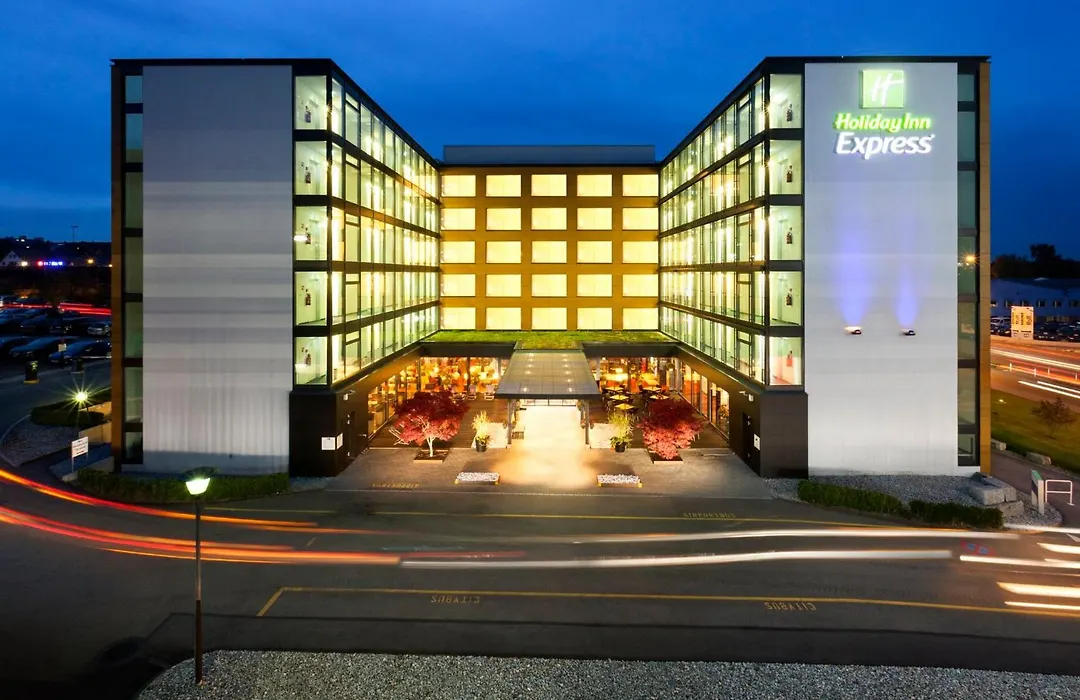Holiday Inn Express Zuerich Airport By Ihg-1