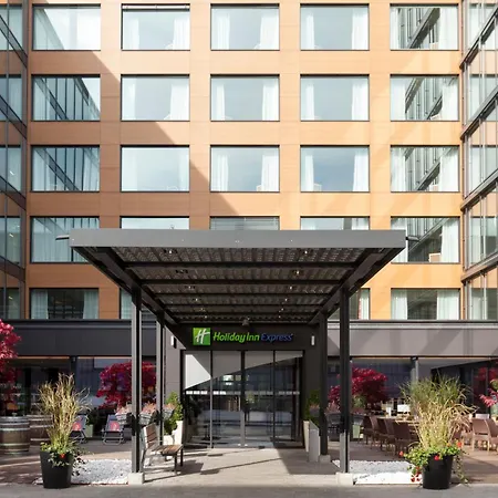 Holiday Inn Express Zuerich Airport By Ihg-2