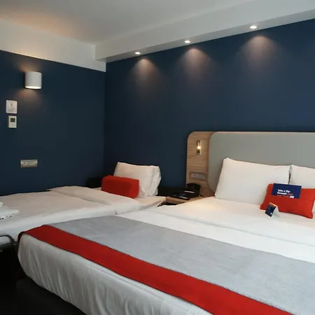 Holiday Inn Express Zuerich Airport By Ihg-2