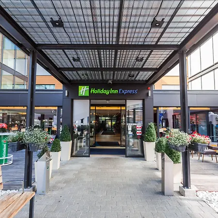 Holiday Inn Express Zuerich Airport By Ihg-3