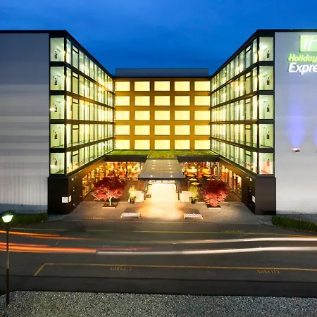 Holiday Inn Express Zuerich Airport By Ihg-2
